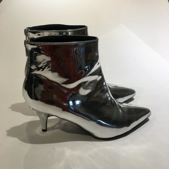 Urban Outfitter Mirror Finish Heels - Picture 4 of 9